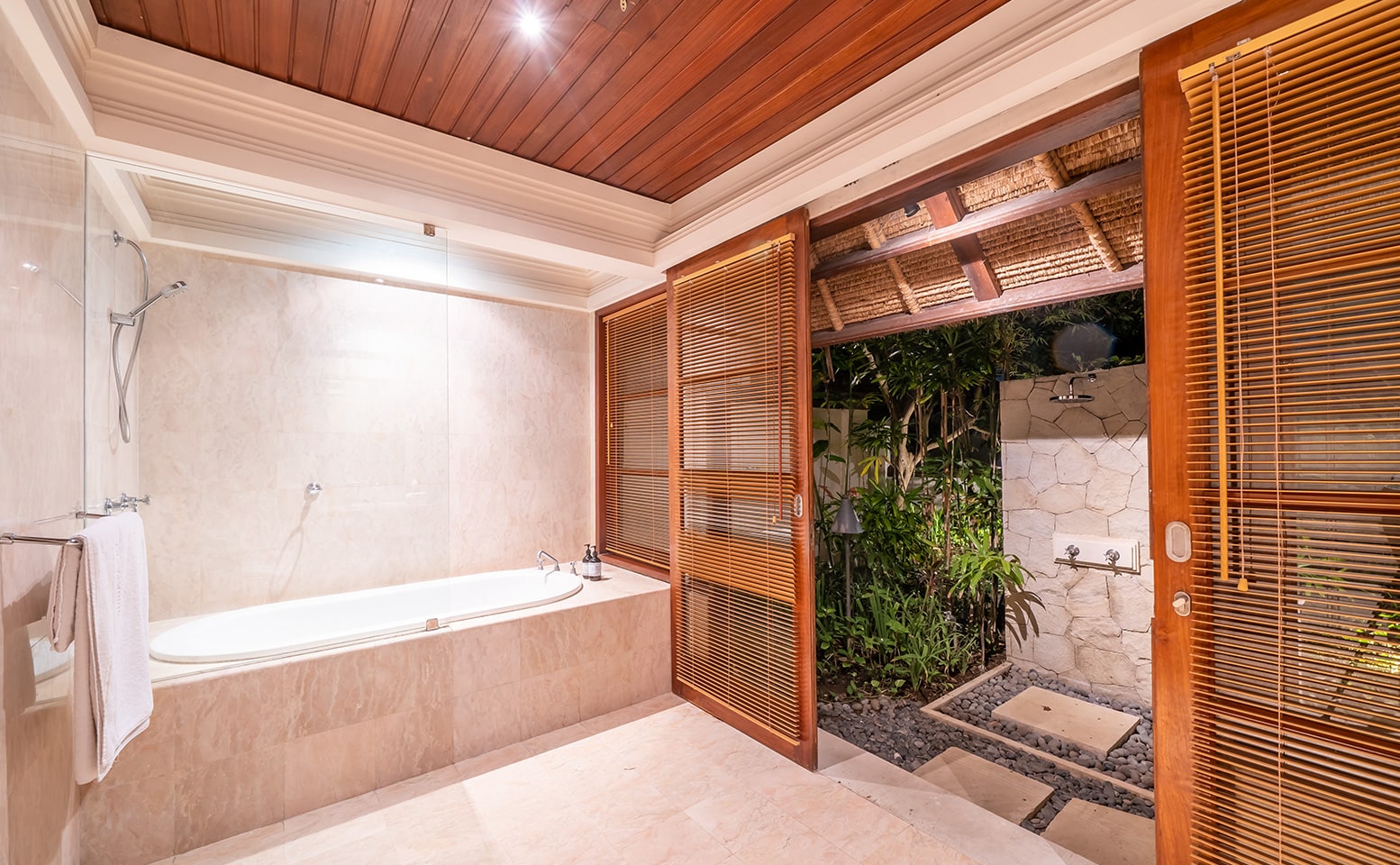 Villa Yasmine Bali - master bathroom with bathub and outdroor shower