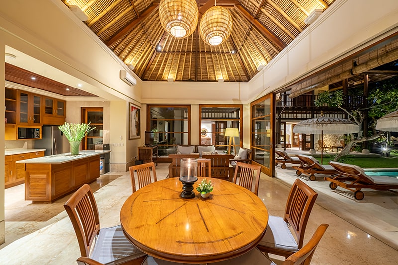Villa Yasmine Bali - dining table